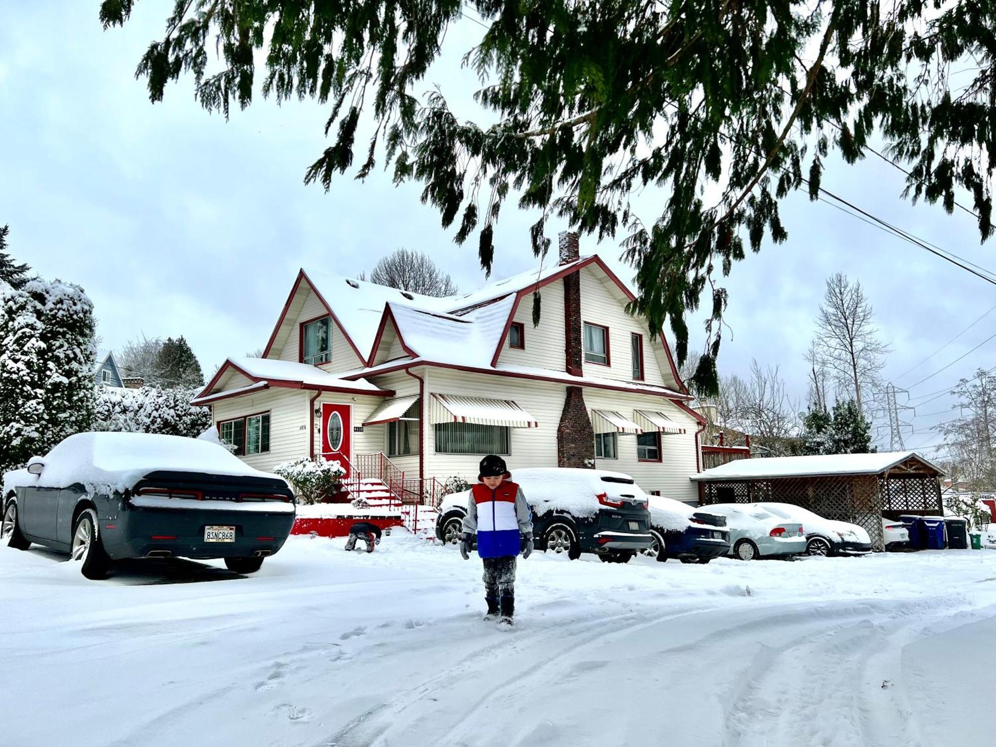 Seattle Home With 2 Bedrooms A King Bed Queen Bed And An Extra Sofa Bed Located 10 Minutes From Seatac Airport And 20 Minutes From Downtown Bagian luar foto
