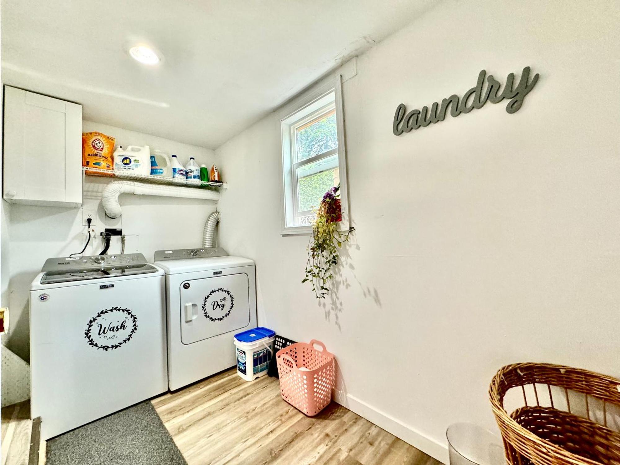 Seattle Home With 2 Bedrooms A King Bed Queen Bed And An Extra Sofa Bed Located 10 Minutes From Seatac Airport And 20 Minutes From Downtown Bagian luar foto